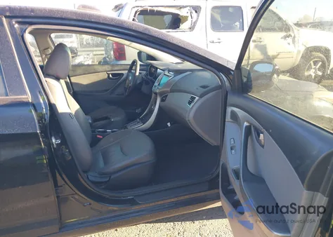 2013 Hyundai Elantra Limited z USA, uszkodzony, nr VIN 5NPDH4AE0DH335392